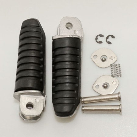 Scărițe - BIKETEC - set scarite pasager complet cu prinderi SUZUKI GSF/GSX 400 '91-97, GSF 600/1200 '96-00, GSXR 1100 '89-98, GSX 750F '93-05, RF 600/900 '93-98, (inlocuitor OEM)