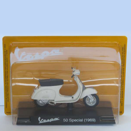 Machete - Magazine Models [1:18] - Vespa 1969 50 Special, White