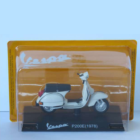 Idei de Cadou - Magazine Models [1:18] - Vespa 1978 P200E, White