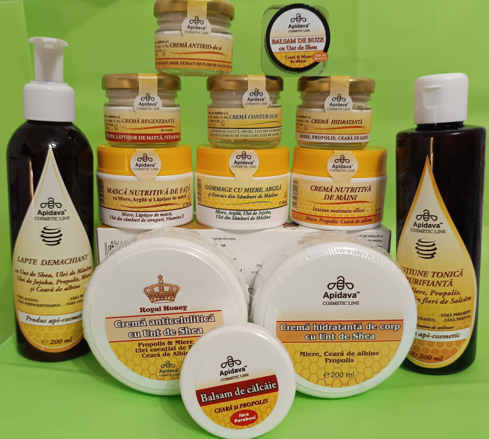 Balsam de calcaie cu Ceara de albine, extra-Propolis, Ulei de cimbru şi camfor, 30ml - APIDAVA la Nana Plafar [4]