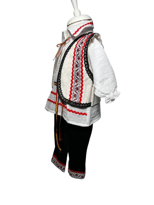 Costum popular baieti cu vesta, alb/rosu/negru, 4 piese [2]