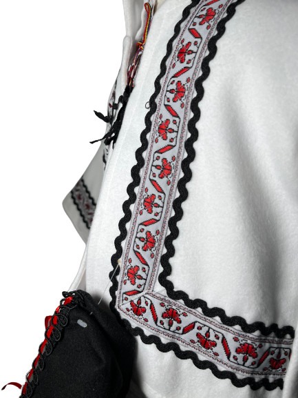 Costum popular cu paltonas, broderie alb/rosu [3]