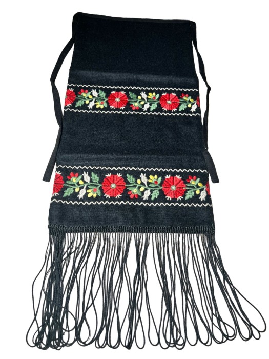 Costum popular, fete, culoare rosu/alb/negru, 3 piese [6]