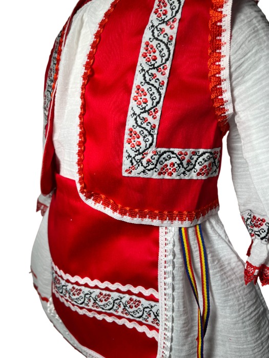Costum popular fetite , broderie alb/rosu, 4 piese [5]