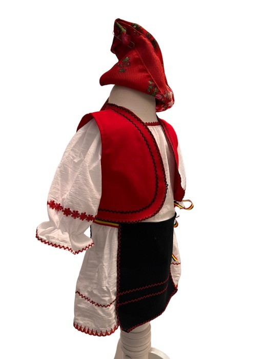 Costum traditional fete cu vesta rosie, alb/rosu/negru, 4 piese [2]
