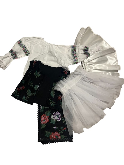 Costum traditional fetite cu vesta, culoare alb/negru cu motiv floral, 5 piese [2]