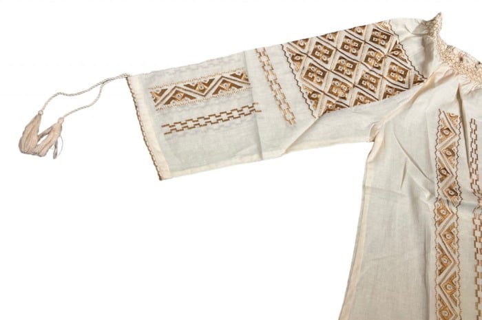 Ie populara, crem, broderie cu motive traditionale aurii, femei [3]