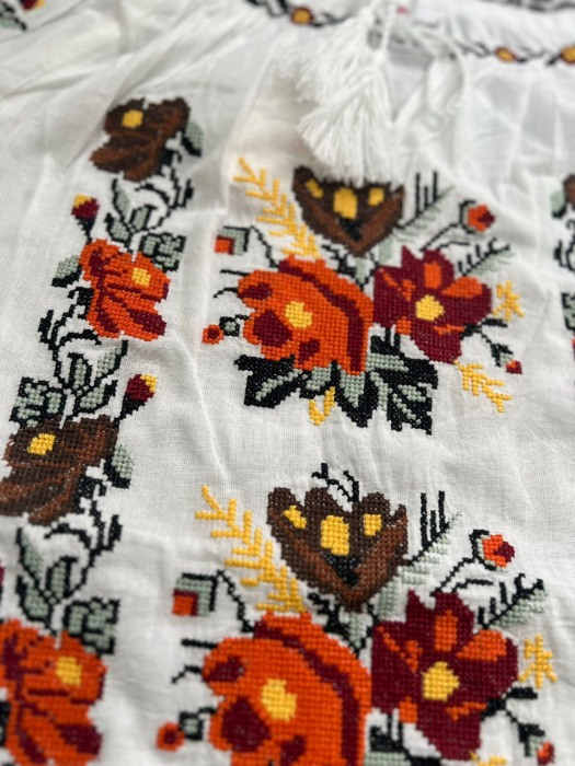 Ie traditionala , alba, broderie multicolor cu flori, femei [3]