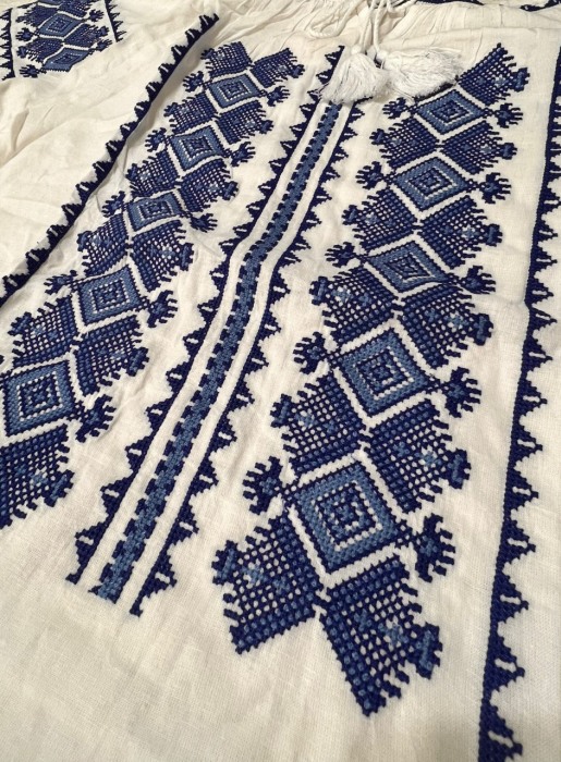 Ie traditionala , alba, broderie romb albastra, femei [3]
