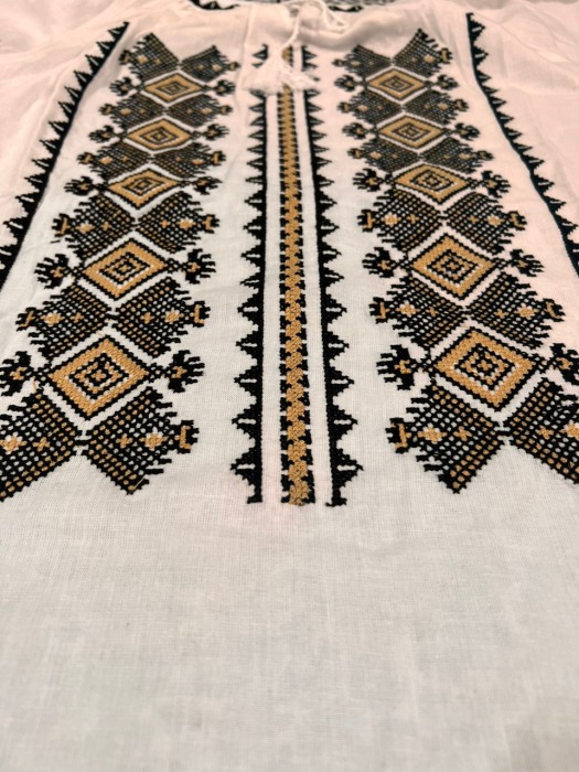 Ie traditionala , alba, broderie romb negru/auriu, femei [2]