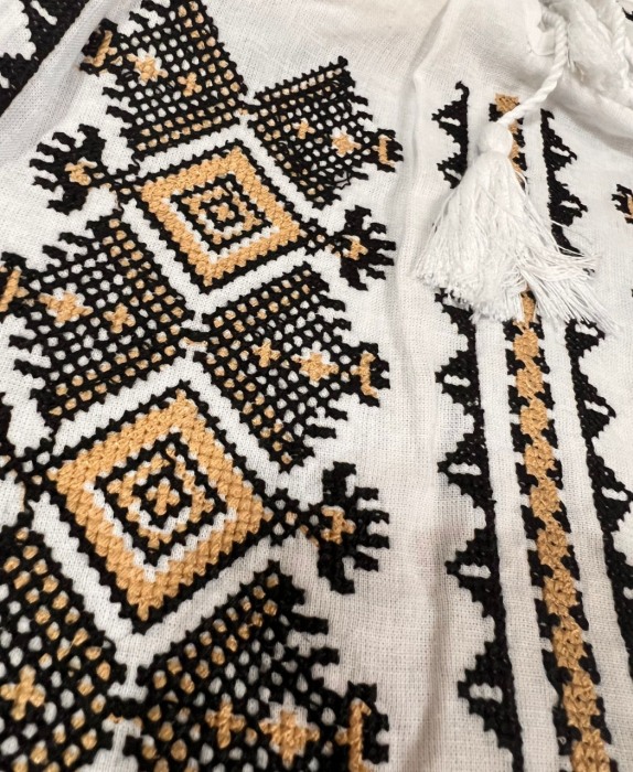 Ie traditionala , alba, broderie romb negru/auriu, femei [3]