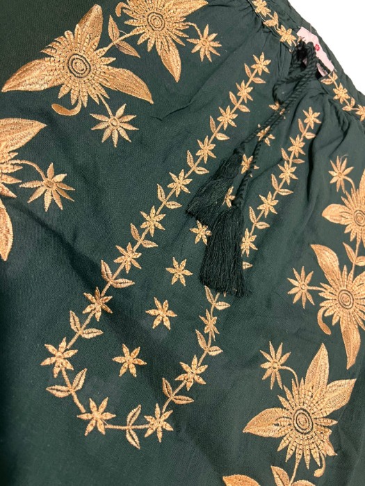 Ie traditionala, verde, broderie cu motiv floral auriu, femei [3]