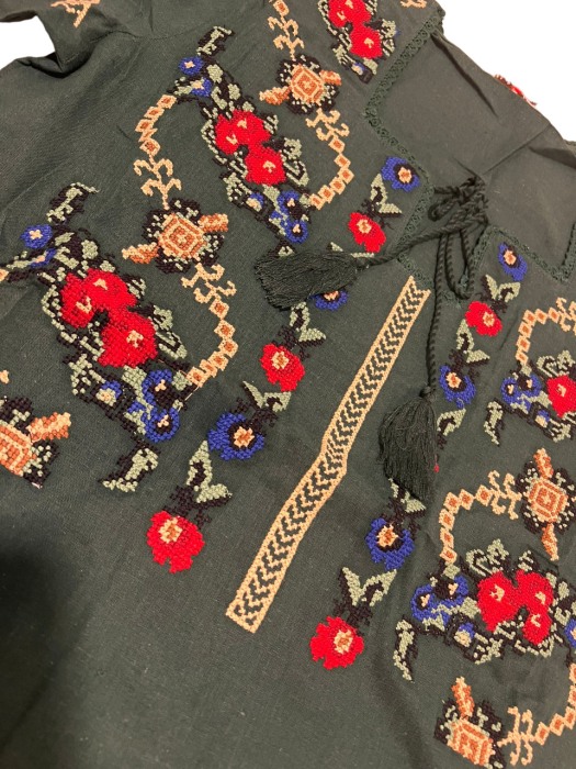 Ie traditionala, verde, broderie cu motiv floral, femei [3]