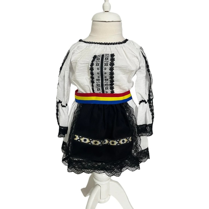Set costum popular premium botez. fete, alb/negru, trusou, lumanare, 14 piese [5]