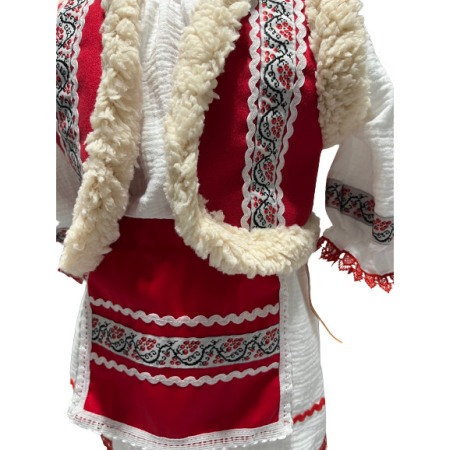 Costum popular fetite cu cojoc, broderie alb/rosu, 4 piese [2]