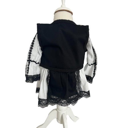 Costum traditional fete cu vesta, alb/negru, ardf [4]