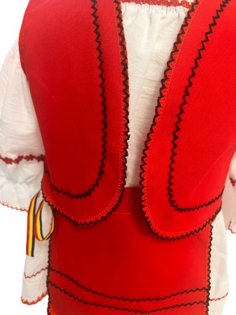 Costum traditional fete cu vesta, alb/rosu, 4 piese [4]