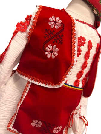 Costum traditional fete cu vesta, alb/rosu, 5 piese, premium [3]
