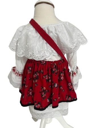 Costum traditional fete premium imprimeu floral rosu/alb [3]