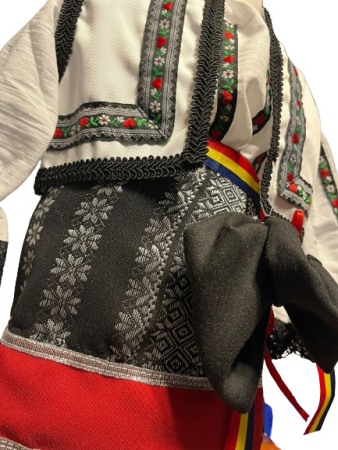 Costum traditional fete premium, negru/rosu/alb, 6 piese [4]