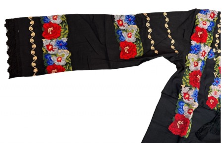 Ie traditionala, neagra, broderie cu motiv floral multicolor, femei [2]