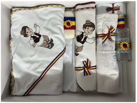 Trusou botez traditional complet, baieti, culoare alb-tricolor, setul contine 8 piese, lumanare traditionala [5]