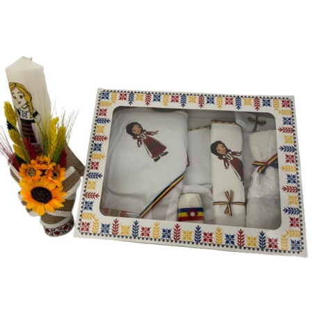 Botez - Trusou botez traditional complet, fete, culoare alb-tricolor, setul contine 8 piese, lumanare