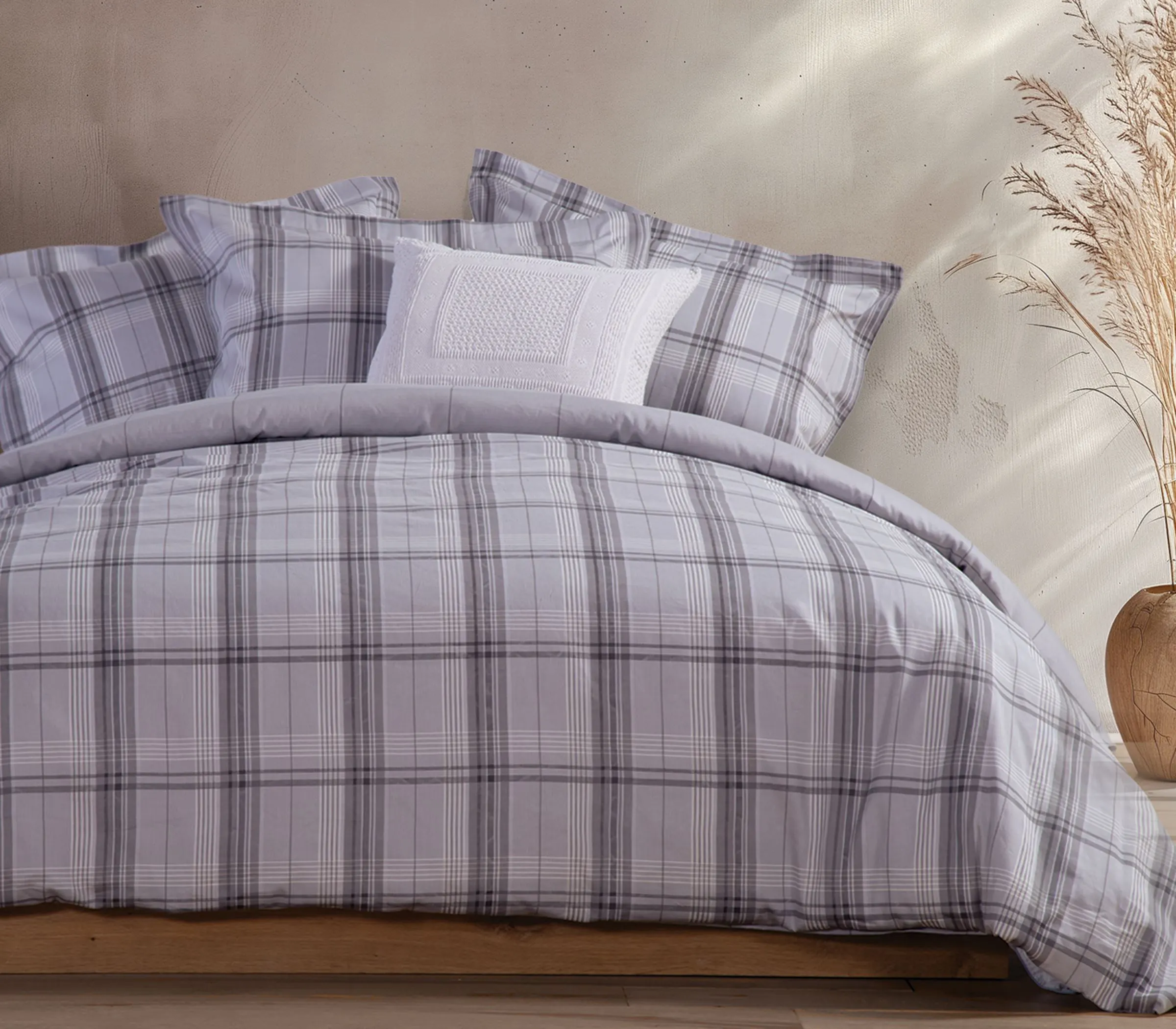 Lenjerie Bumbac satinat - Set husa pilota  CALDOR  dimensiunea 240X230 cm + 2 fete perna  52X72 cm
