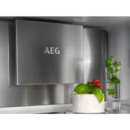 Combină frigorifică încorporabilă AEG TSC8M181CS, No Frost, clasă C, 249 litri, H 177 cm [4]