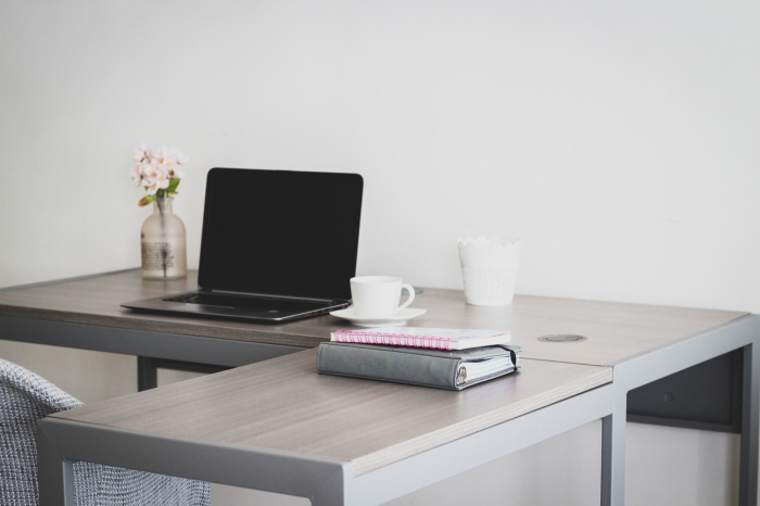 Prelungitor incorporabil  3 prize, retractabil pentru blat de bucatarie sau birou, cablu 2 M [2]