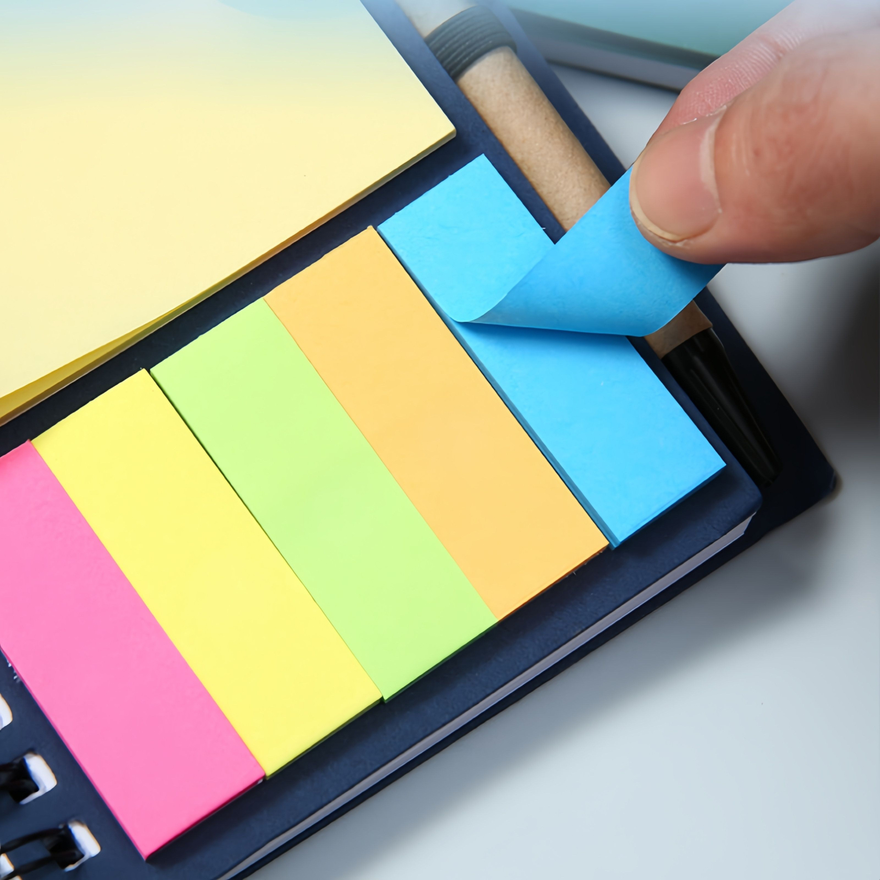 Caiet cu Spirală și Pix Eco – Design Elegant, Copertă Albastră, File Liniate [3]