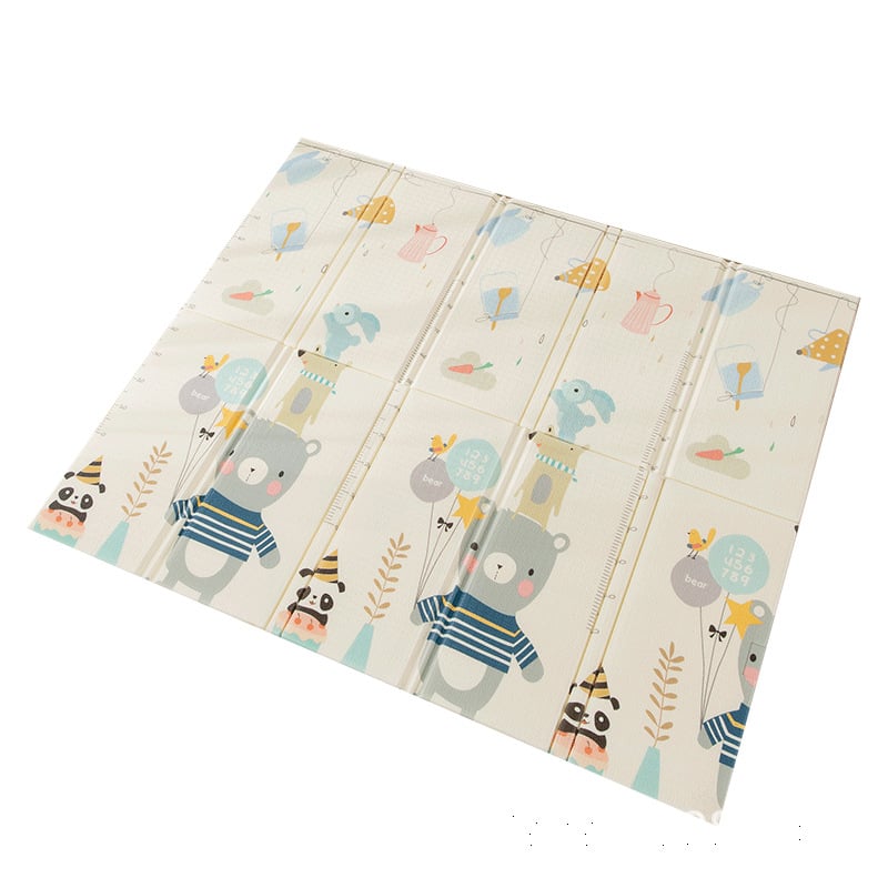 Covoras de joaca pliabil de dimensiuni 200cm x 180cm x 20 mm, care ofere o experienta captivanta si educativa pentru copii [3]