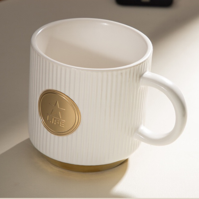 Set cadou pentru cafea, termos minimalist 500 ml, cană ceramică cu accente aurii, multicolor [5]