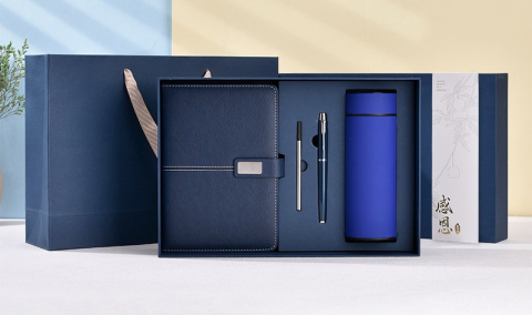 Cadouri inspirate - Set Cadou Premium pentru Birou – Agenda, Pix si Termos Elegant  Albastru