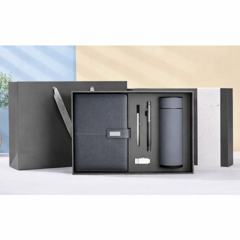 Seturi pentru cadouri - Set Cadou Premium pentru Birou – Agenda, USB, Pix si Termos Elegant Gri