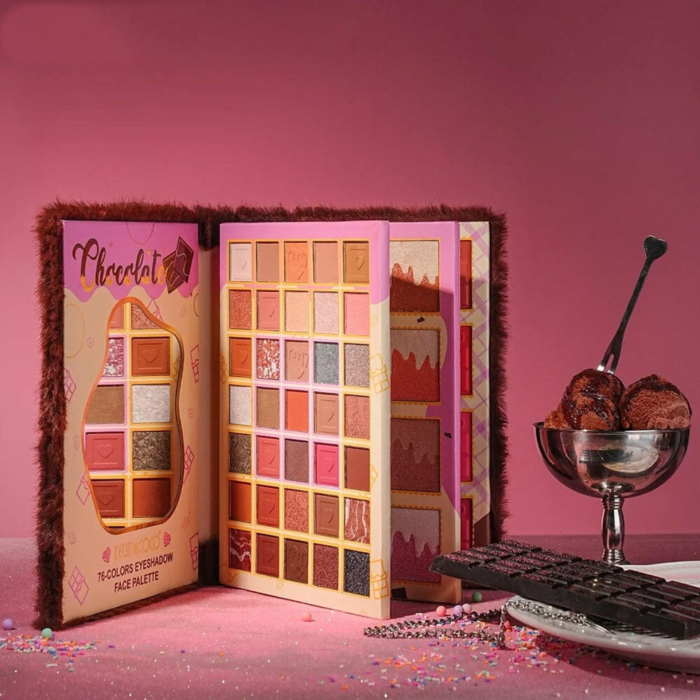Paleta Machiaj Profesionala KEVIN & COCO Chocolate Fuzzy Collection, 76 Culori, Trusa Completa pentru Ochi si Fata, Farduri Mate si Sidefate, Blush, Iluminator si Contur, cu Oglinda, Pigmentare Intens [4]