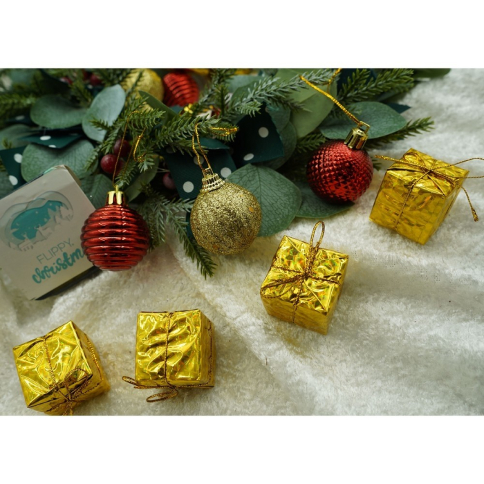 Set de 35 ornamente de brad, Flippy, de tip Glob, Rosu/ Auriu, din polistiren, cu finisaj sclipitor , cutie  11  cm adancime x 19  cm inaltime x 11  cm lungime) [7]