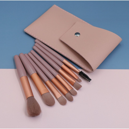 Mini Set Portabil 8 Pensule pentru Machiaj Flippy, Super Soft, Makeup Profesional/Incepatori, Maner Ergonomic, Gentuta Depozitare Inclusa, Maro [4]
