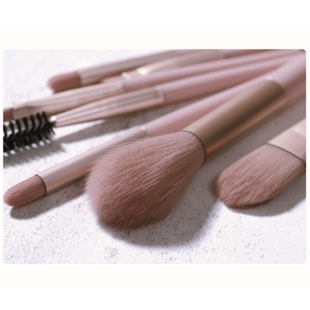 Mini Set Portabil 8 Pensule pentru Machiaj Flippy, Super Soft, Makeup Profesional/Incepatori, Maner Ergonomic, Gentuta Depozitare Inclusa, Maro [1]