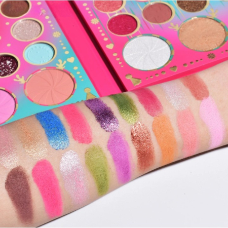 Set de Machiaj Kevin&Coco, 72 de Culori, Paleta de Farduri, Iluminatoare, Blush, Model Christmas Babe, Oglinda Rotunda, 25.5x20x1.7 cm, Multicolor [1]