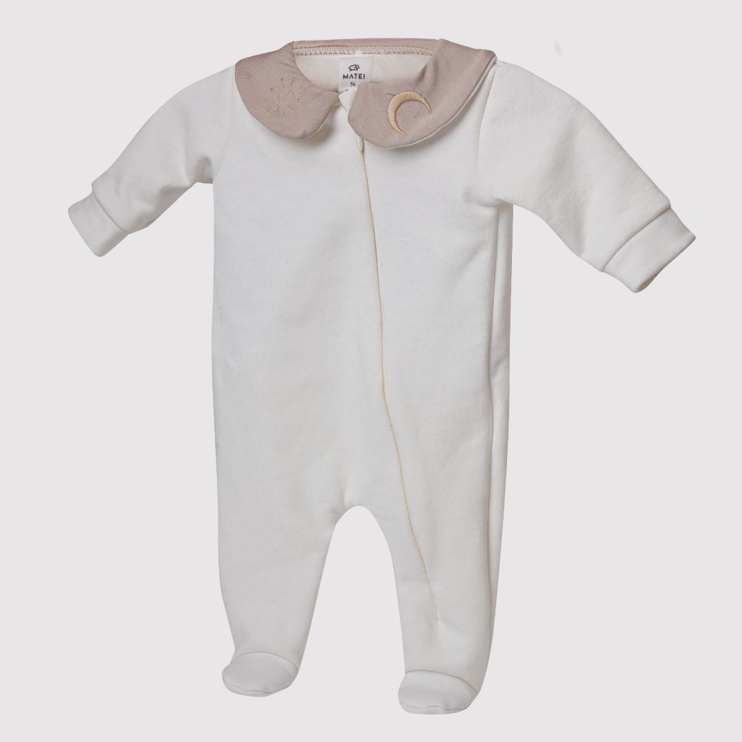 Cadouri - Salopeta cu Botosei pentru Nou-Nascut niDom – 100% Bumbac Organic European Uni, Inchidere cu Fermoar si Protectie la Barbie (Fabricat in Romania)