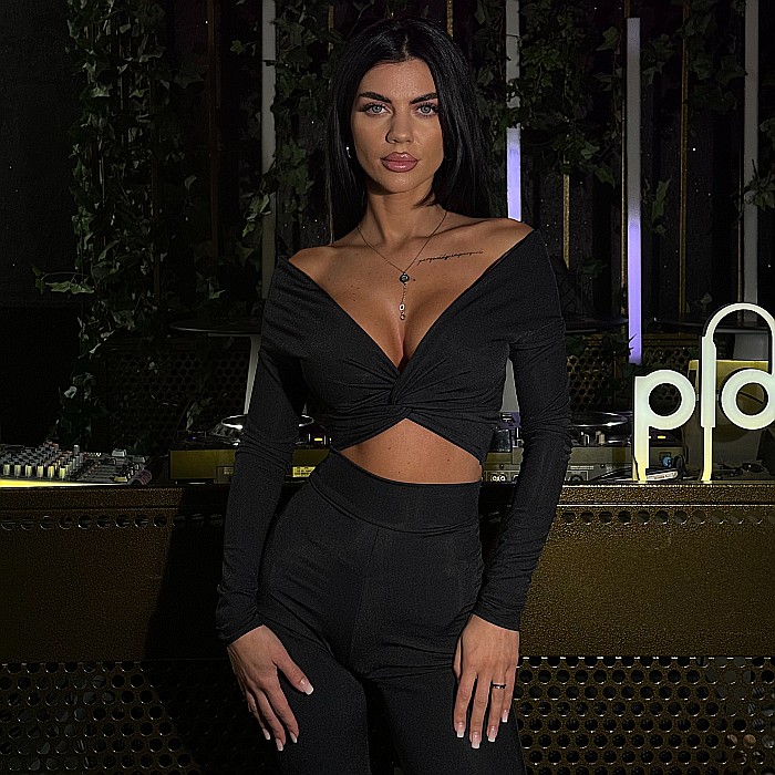 Top Dama Cu Umerii Goi Si Maneca Lunga Negru Lycra - Mia [3]