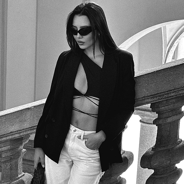 Top Dama Scurt Cu o Maneca Negru Lycra - Onica [4]