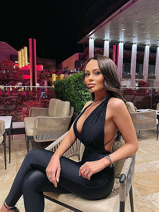 Salopeta Dama Lunga Decoltata Cu Spatele Gol Neagra Lycra - Madison [2]