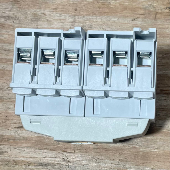 Hager HIM406 – Comutator de sarcină 63A, 4 poli [4]