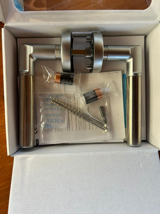 Maner digital de usa Assa Abloy pentru usile camerei cu cod PIN [2]