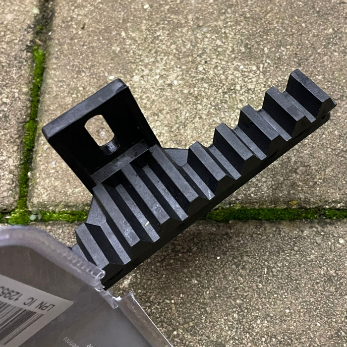 SCS SENTINEL – Cremaliere pentru poartă culisantă RackGate3 [3]