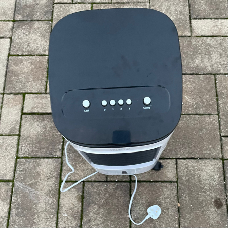 Aparat de răcire portabil marca BLACK+DECKER, model BXAC65001G [1]