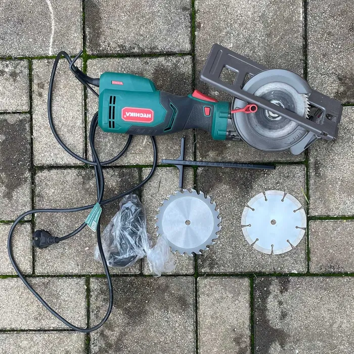 Fierăstrău circular HYCHIKA 18V fara acumulator, 3 lame, ghidaj laser [1]