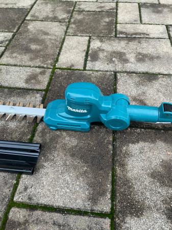 Foarfecă electrică pentru gard viu Makita [1]